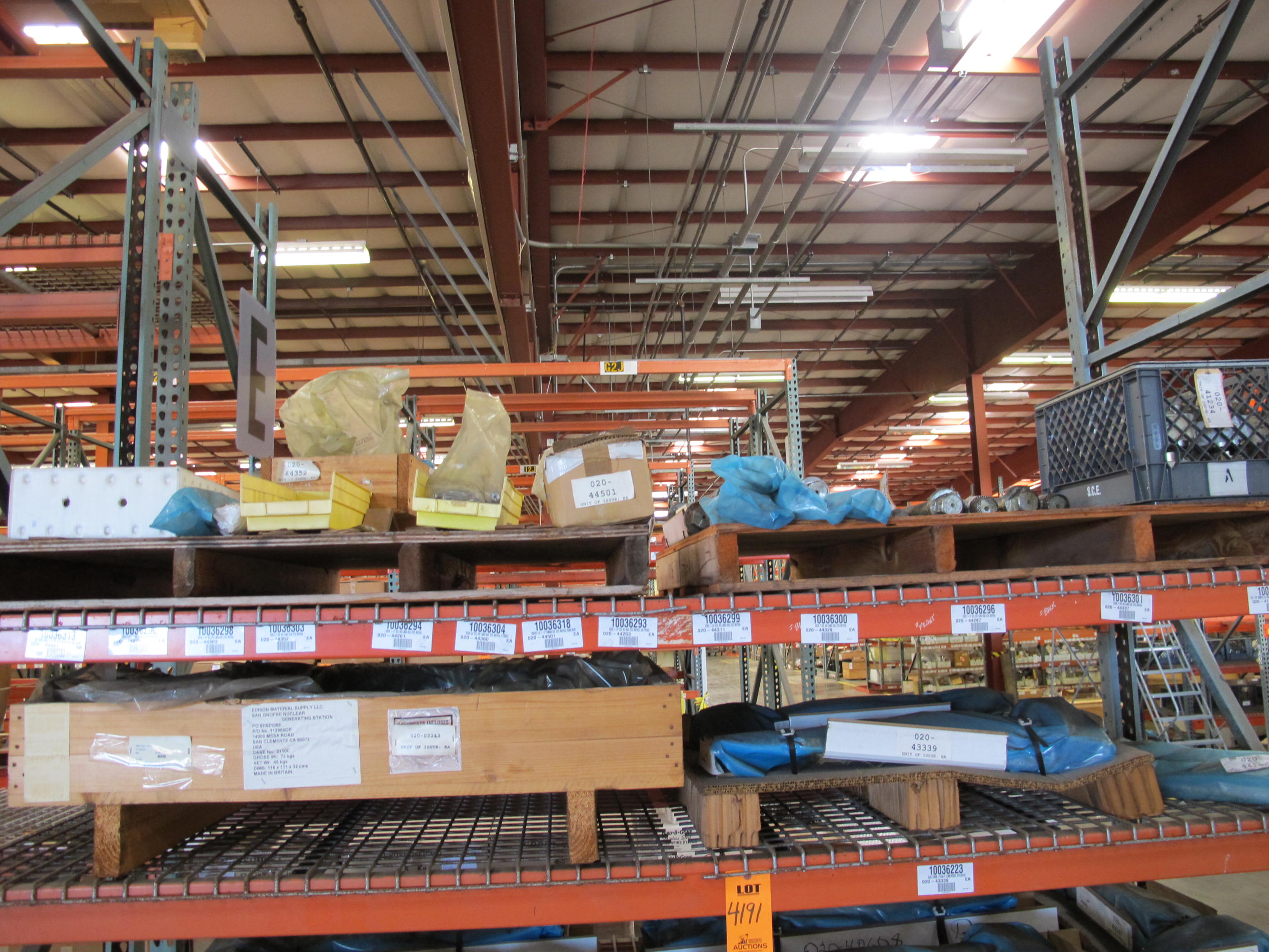 LOT TO INCLUDE BUT NOT LIMITED TO: (20) STUDS, DOUBLE ENDED TYPE, 1-1/2" SIZE, STEEL MATERIAL, INLET NOZZLE KIND, (4) SCREWS, 1-1/4" SIZE, HEX FLANGE HEAD, STEEL MATERIAL, (2) SCREW, 2" SIZE, HEX FLANGE HEAD, STEEL MATERIAL, (24) WASHERS, FLAT TYPE, 1-1/2" NOMINAL SIZE, STEEL MATERIAL, ROUND SHAPE, (14) SCREWS, 2" SIZE, HEX FLANGE HEAD, STEEL MATERIAL, (4) SCREW, 1-3/4" SIZE, HEX FLANGE HEAD, STEEL MATERIAL. LOADING & HANDLING FEE $15-4191